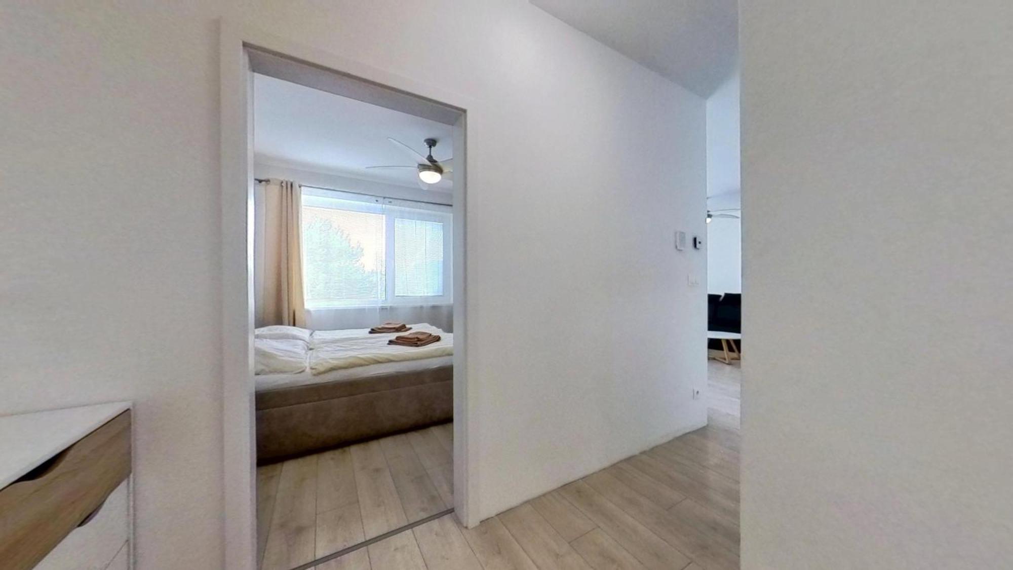 Air-Conditioned 2 Room Apartment, With Terrace, Rovinka, 302 Exterior photo