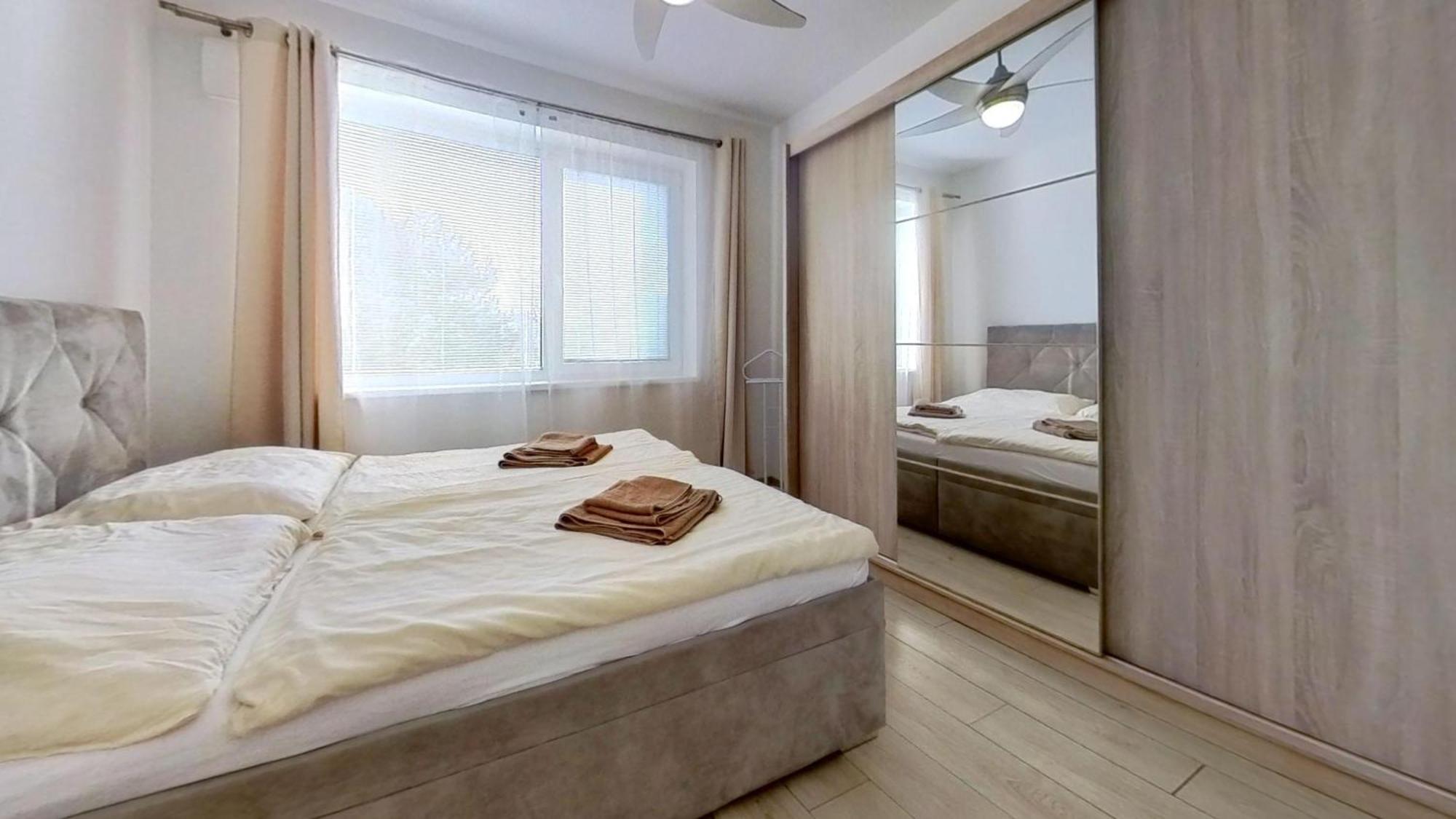 Air-Conditioned 2 Room Apartment, With Terrace, Rovinka, 302 Exterior photo